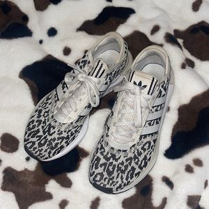 Women’s Adidas Swift Run X Leopard Sneaker Shoes size 10